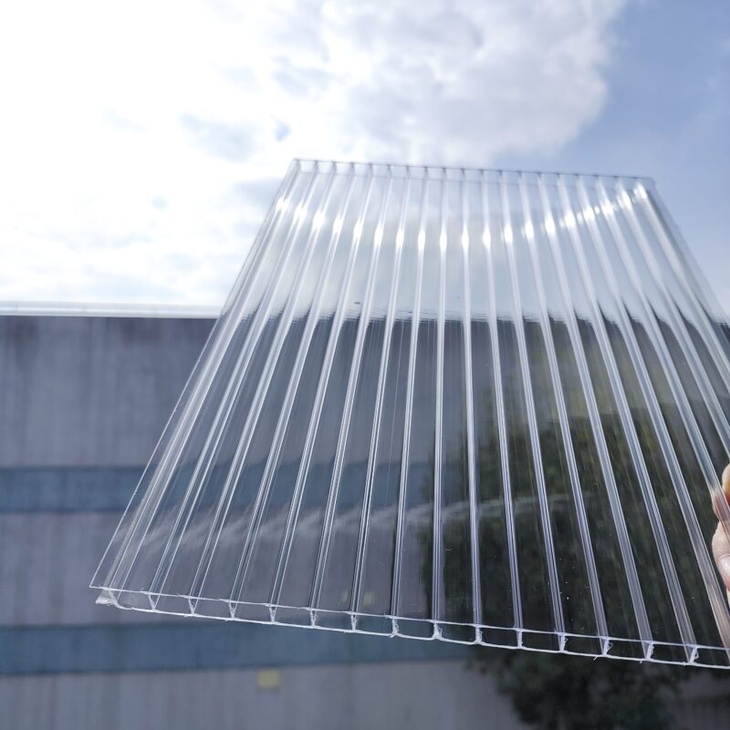 Multiwall Polycarbonate Sheets for B2B Projects | Bakway 6 Curved multiwall polycarbonate roofing and daylighting application