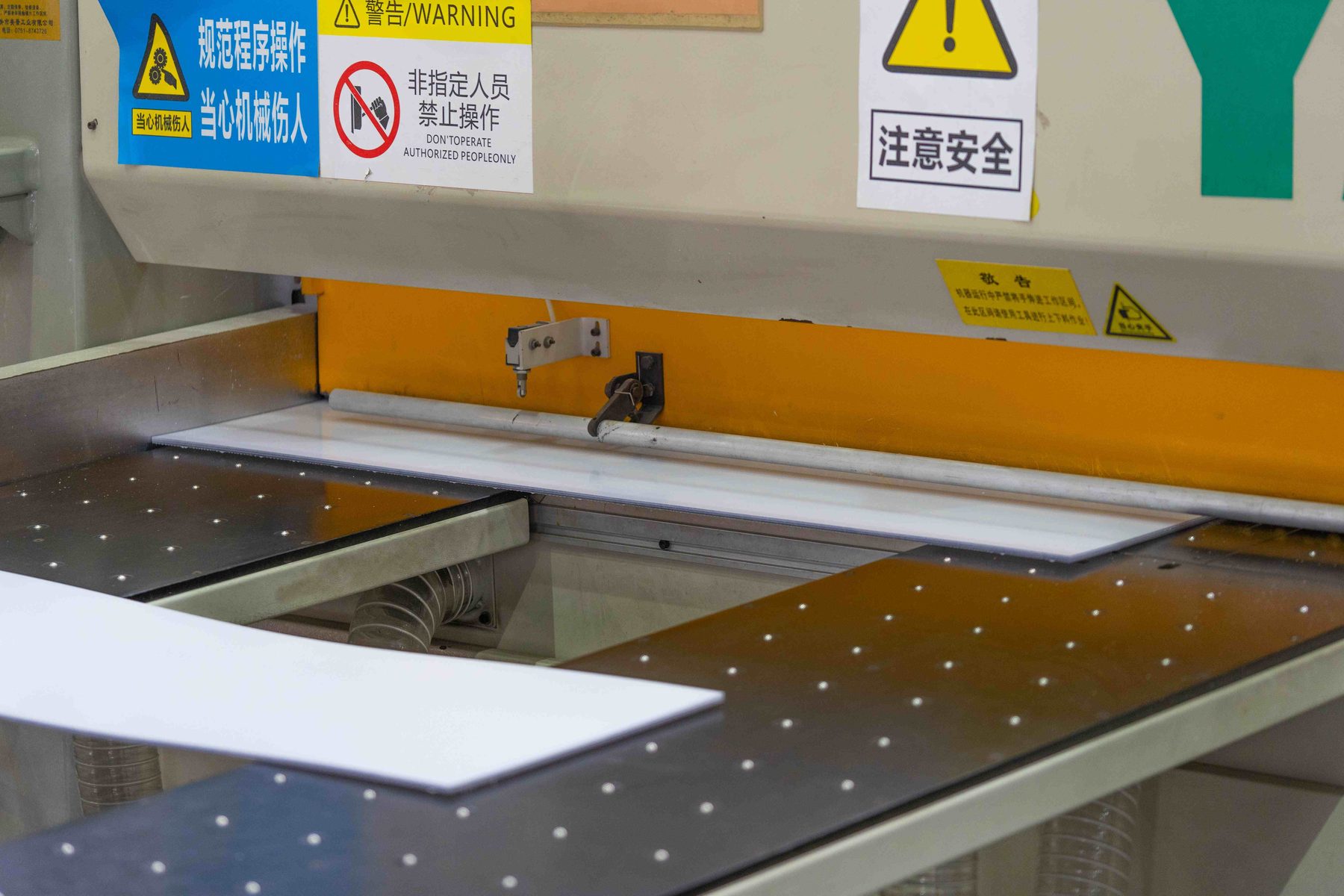 Polycarbonate Sheet Factory in China 4 Polycarbonate sheet CNC fabrication and processing