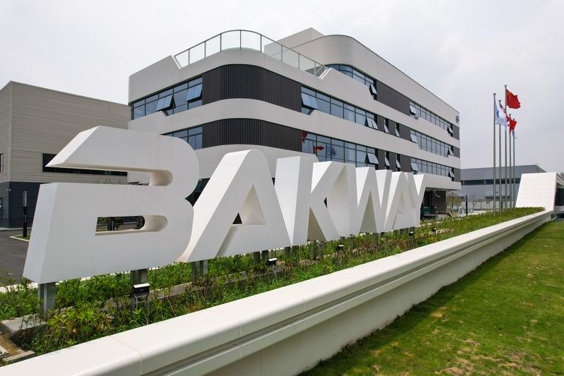 Polycarbonate vs Glass: Technical Comparison Guide for B2B Buyers 2 Bakway OMIPA co-extrusion production line for polycarbonate sheets